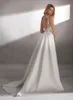 エレガントな2019サテンのウェディングドレスvネックレースアップリケボヘミアンビーチブライダルガウンボホポケット付きラインのウェディングドレス