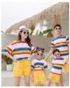 2019 Nyankomst Familj Matchande Outfits sommar t-shirts Bekväma färgglada och gula