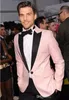 Nowa Moda Pink Ślub Groom Smokingi Dwa Kawałki Jeden Przycisk Klasyczny Fit Black Peaked Lapel Groomsmen Nosić Men Party Suit (Kurtka + Spodnie)
