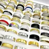 Mode 50PCS / lot Mix Style Bague En Acier Inoxydable Anneaux Bague En Titane Hommes Femmes Fête Fiançailles Cadeaux Charme Bijoux