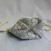 10 * 13 cm Creativo Pizzo Ricamato Fascio Bocca Bustina Sacchetto di Stoccaggio di Gioielli Sacchetti di Imballaggio del Regalo Per Il Regalo di Imballaggio Festa di Nozze Regalo di Natale