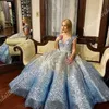 Ombre Balo Kıyafetleri 2019 Balo V Boyun Cap Kollu Quinceanera Dökümlü Etek Backless Örgün Parti Olay Törenlerinde Anne Kızı Törenlerinde