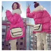 Hiver nouvelles femmes mignon mode couleur rose faux tibet col en fourrure de mouton duvet de canard blanc lâche parkas vers le bas manteau grande taille casacos