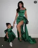 Wysoki Split Emerald Green Kylie Jenner Celebrity Suknie Wieczorowe Off Shoulder Mermaid Party Prom Suknie Peplum Okazja Dress