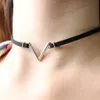 Mode- Vintage V Letter Shape Choker Ketting Hollow Zwart Touw Fluwelen Kraag Leer Collier Femme Chocker Sieraden Kerstcadeau