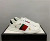 gucci shoes 2020 nova gner Luxo Homens Mulheres Sapatos Sapatilhas design atraente ACE Bordado Abelha Tiger principal da serpente Cão Fruit Casual Plano Unisex Trainers