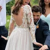 Nya rena långa ärmar spetsar en linje Böhmen bröllopsklänningar tyll applikation rygglös golvlängd sommarstrand bröllop brudklänningar