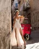 Berta Trouwjurken Spaghetti Lace Tulle Applique Sweep Train Side Split Sexy Beach Bridal Dress Backless Plus Size Boho Trouwjurk 4351