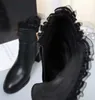 Clássico Das Mulheres Da Marca de Salto Alto 7 CM Ankle Boots de Inverno de Neve Redonda Toes Martin Salto Quadrado Curto Botas de Renda de Couro de Vaca SZ35-40