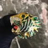 Newtiger Head Brooch with Stamp Bling Bling Bling Rhinestone Animal Animal Tiger Brooch Suit Lapel Pin Fashion Jewelry Gift674884