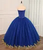 Abiti da quinceanera in tulle con paillettes blu royal Applique in oro Abito da ballo con lacci a cuore in cristallo Sweet 16 Abiti da ballo Abiti da cerimonia