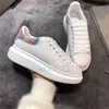 Nyheter Färgglada Reflektion Herr Fritidsskor Plattform Mode Lyx Designer Dam Sneakers Läder Vintage Trainer Skor Espadrilles