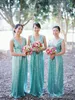 Günstige türkisfarbene Pailletten-A-Linie-Brautjungfernkleider mit V-Ausschnitt und Falten bodenlangen Trauzeugin-Kleider für Hochzeitsgäste