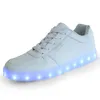 Led Shoes Man USB Light Up Unisex Sneakers Amanti per adulti Ragazzi Studenti casual Sport incandescente con scarpe da tavola High Top Lights