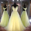 Yellow Quinceanera Suknie Sweet 15 Suknia Balowa Koronki Tulle Koraliki Cekiny Spaghetti Paski Backless Debiutante Suknie Vestidos DE 15