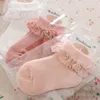 Chaussettes pour enfants en coton pour filles, chaussettes en dentelle douce pour bébés filles, chaussettes en coton au Crochet, chaussons pour bébés, meilleures chaussettes pour nouveau-né GB1688