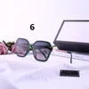 Famous designer design Polarized sunglasses for stylish ladies Rivet style sunglasses are popular with sunshades Fashion goes with sunshades