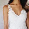 Sexy novo vestido de noiva longo e incrível vestidos abertos traseiros de marfim branco tiras de chiffon tiras de praia vistos de decote em V Boho