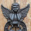 2 pezzi in ghisa angelo alato battente per porta decorazioni per la casa metallo cherubino serratura per cancello ornamento rustico marrone finitura artigianato stile antico