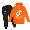 التجارة الخارجية الأطفال 039S نماذج الانفجار للملابس الترويج Tik Tik Tok Boys and Girls Hoodie Beam Feet Suiters Suit7674536