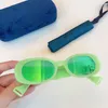 2020 Les plus chaudes 0517S Lunettes de soleil couleur bonbon pour femmes UV400 52-23-145 Lunettes de soleil à bord complet Smart Plank vert pomme / rose avec étui d'emballage complet