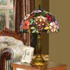 Tiffany Stained Glass Table Lampa Vardagsrum Sovrum Bedside Glass Light Fixtures European Retro Grape Deco Desk Lamp Gratis ShipingTF018