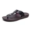 2019 Summer Men Slippers Cool Flip Flip Flip Designer Metalle Buckle Beach Sandals Sapatos Moda Macho Slippers Q-520236b