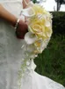 Водопад Свадебные цветы Желтая роза Каллы Свадебные букеты Искусственный жемчуг Хрустальные свадебные букеты Букет De Mariage R9658911