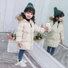 2019 зимняя куртка для девочек 2-9 лет мода длинные Parka детей повседневная твердая верхняя одежда с капюшоном Детская красная из искусственного меха