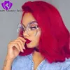 Fashion Rose Red Wavy Korta Bob Paryker med Bangs Syntetiskt hår för svarta kvinnor Pre Plocked Brazilian Full Lace Front Wigs