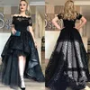 Schwarze High-Low-Spitze-Abschlussballkleider mit kurzen Ärmeln, schulterfrei, kurze Vorderseite, günstige Abendkleider, günstige Damen-Party-Vestidos