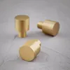 Botões de armário de cozinha de ouro de bronze escovado sólido e punhos maçanetas de gaveta de mobília vestido porta armário porta puxar o design moderno