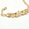 Fashion jewelry gold leaves small fresh bracelet for women, simple and small design with Diamond Pendant