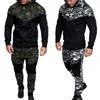 2018 Nova Camuflagem Impresso Homens Set Causal Patchwork Casaco Homens 2pcs Tracksuit Sportswear Hoodies Sweatshirt Calças Jogger Suit1