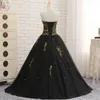 黒と金の刺繍ボールガウンイブニングドレス