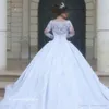 2019 Vintage Long Sleeves Lace Ball Gown Wedding Dress Middle East Arabic Dubai Style Bridal Gown Plus Size Custom Made