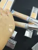 Makeup Foundation correttore Becca Skin Love Weightless Blur INFUSED WITH GLOW NECTAR BRIGHTENING COMPLEX 2 colori lino e vaniglia