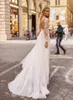 2022 Berta Beach Vestidos de novia con cuello en V manga larga con encaje lumbar vestido de novia sin espalda alto split sweep tren ropas de mariée