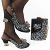 Doershow أحذية وأحذية أفريقية لطيفة مطابقة مجموعة مع الفضة بيع المرأة الإيطالية لحضور حفل زفاف! SDA1-171