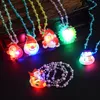 Nouveauté éclairage briller clignotant pour Noël enfants perles colorées chaîne lumière LED dessin animé père Noël pendentif collier cadeaux de fête