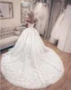 Dubai Árabe Vestido de Bola Vestidos de Noiva Luxuosos Grânulos Lace Appliques Vestido De Noiva Vestidos De Noiva Com Long Train CPH095