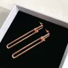 Mode-vente chaude en laiton matériel conception simple boucle d'oreille en or pour les femmes boucle d'oreille bijoux cadeau PS5652