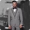 Snygg en knapp Grå brudgum Tuxedos Notch Lapel Män Passar 3 stycken Bröllop / Prom / Dinner Blazer (Jacka + Byxor + Vest + Tie) W626