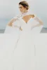 Chaquetas 2019 El más nuevo abrigo nupcial de tul largo con cuello alto Capa de boda Chaqueta de encaje Bolero Wrap Blanco Marfil Mujeres Accesorios nupciales cubiertos bu