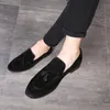 Grande taille 37-48 glands en cuir véritable chaussures décontractées de luxe en daim noir hommes mocassins mocassins pantoufles chaussures de robe de mariée formelle