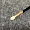 10 Jahre im Geschäft NEU Hochwertiger Lidschatten-Make-up-Pinsel aus weicher Wolle Z011018