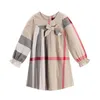 Gellement des filles automne-automne 2019 Robe européenne et américaine à manches longues Classic Plaid Cotton Robe Baby Cardigan Dress7704455