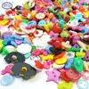 HL MIX Formar Loter Färger Diy Scrapbooking Cartoon Buttons Plastic Button Children's Plagment Sying Imge