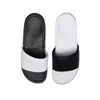 Vente chaude-ner pantoufles BENASSI noir blanc rouge sandales à rayures causales pantoufles d'été antidérapantes tongs taille de pantoufle 36-45