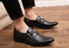 뜨거운 판매 - 영국 패션 디자이너 남자의 지적 된 직조 금속 장식 아파트 드레스 신발 남성 웨딩 홈 댄스 파티 남자에 대 한 공식적인 신발